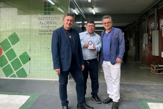 Visita do Presidente do Conselho de Cultura do Município de Manaus, escritor Tenório Telles