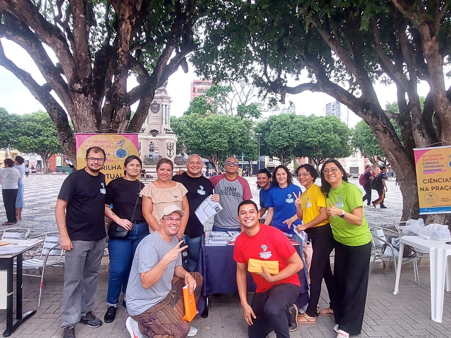 Ciência na praça.jpeg